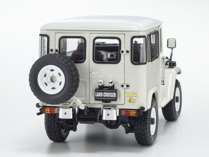 Toyota Land Cruiser 40 Van (BJ42V) White 1:18 - 79692