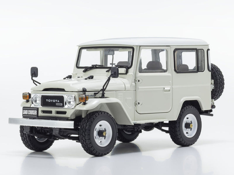 Toyota Land Cruiser 40 Van (BJ42V) White 1:18 - 79696