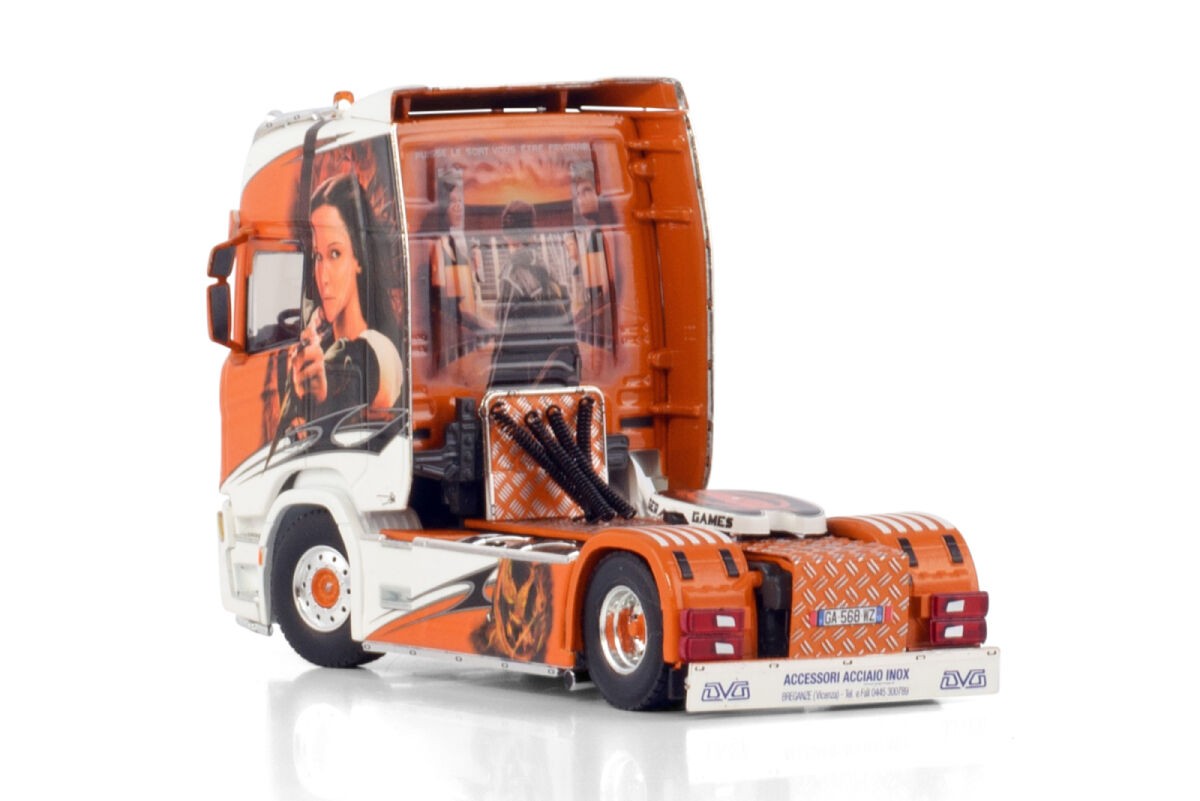 Scania R Higline CR20H 4x2 "Transport T.M.G" (F) 1:50 - 80074