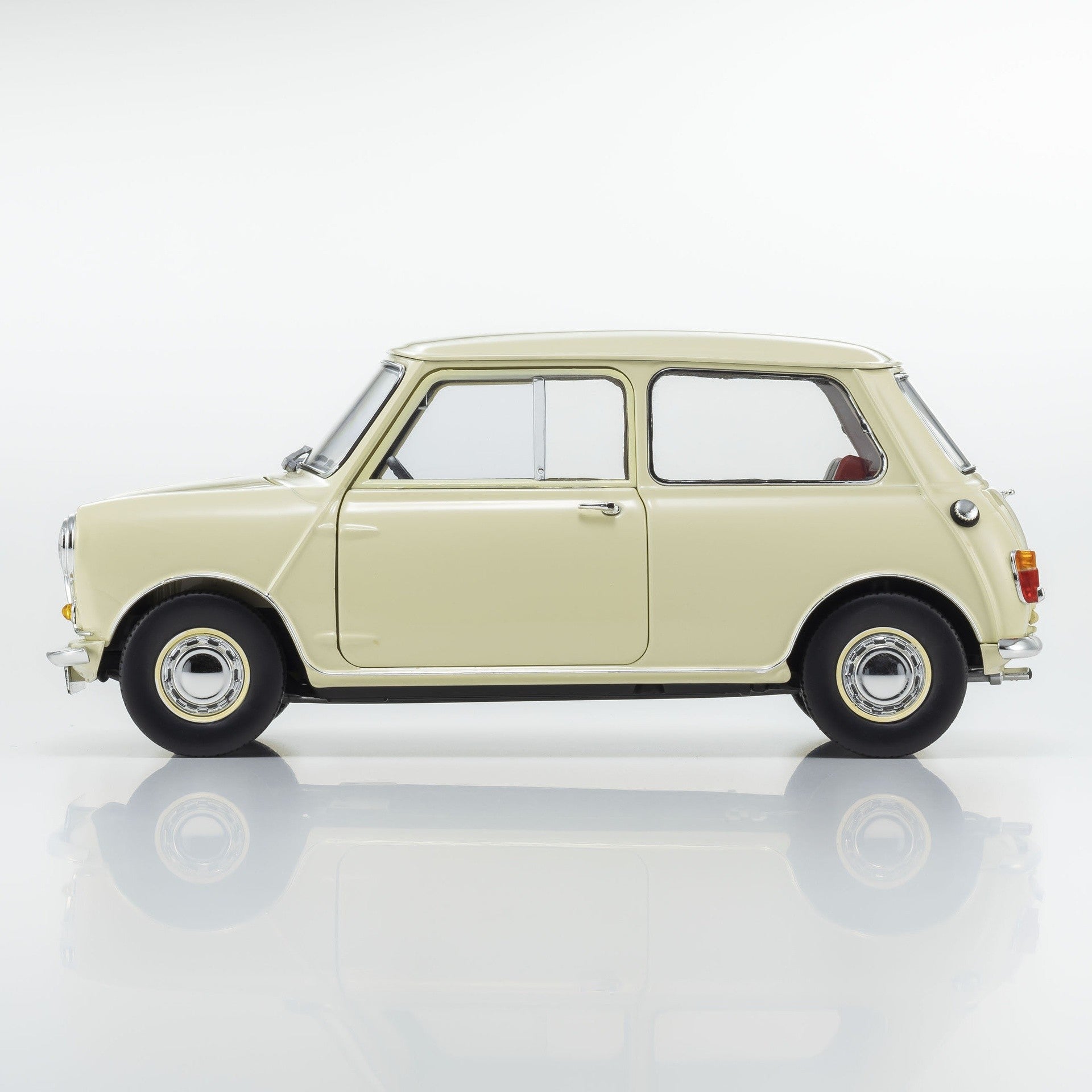 Morris Mini Minor 1967 Old English White 1:18 - 80393