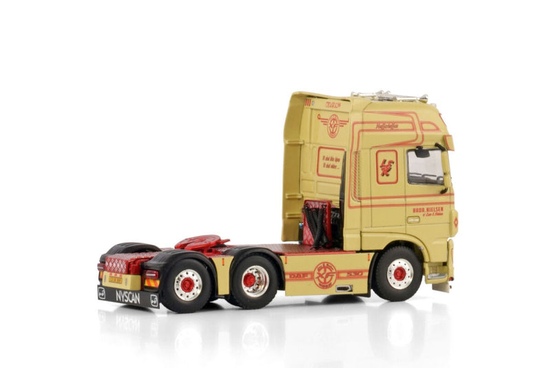 Daf XF Super Cpace Cab MY 2017 6x2 "Lars E. Nielsen" 1:50 (DK) - 81015