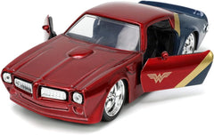 Pontiac Firebird 1972 + Wonder Woman 1:32 - 81197