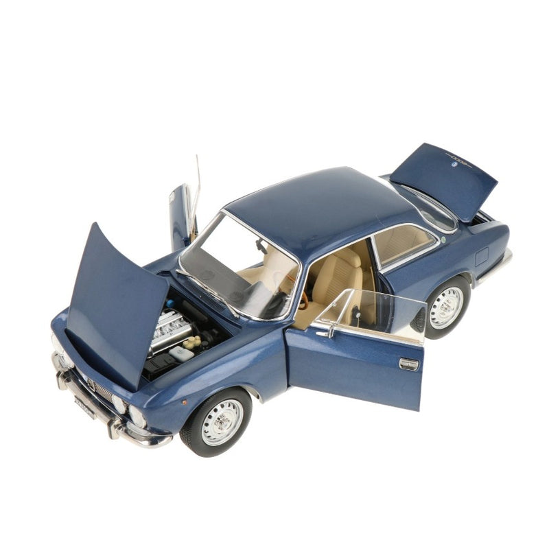 Alfa Romeo 2000 GTV 1973 Blue Pervinca Metallizzato 1:18 - 81228