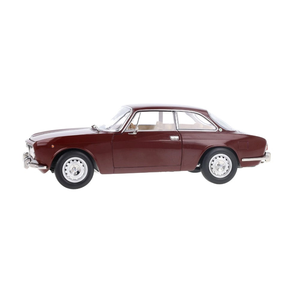 Alfa Romeo 2000 GTV 1973 Brown 1:18 - 81234