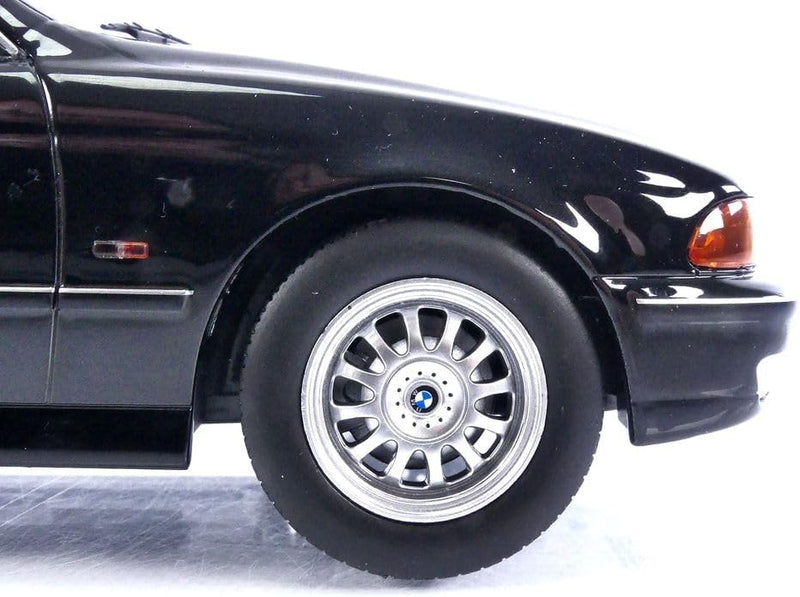 Bmw 530D E39 1997 Touring Black Metallic 1:18 - 81320