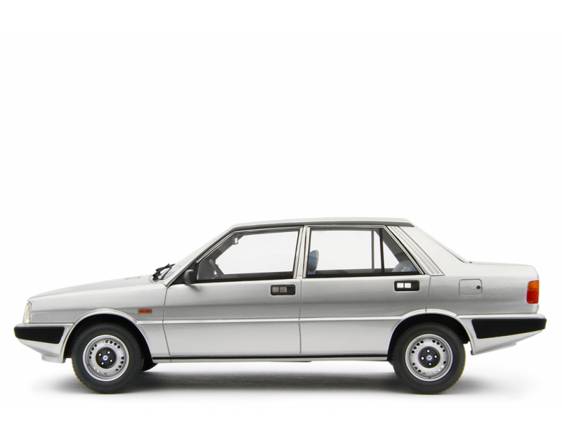 Lancia Prisma 1300 (Intermedia) 1985 Argento 1:18 - 81356
