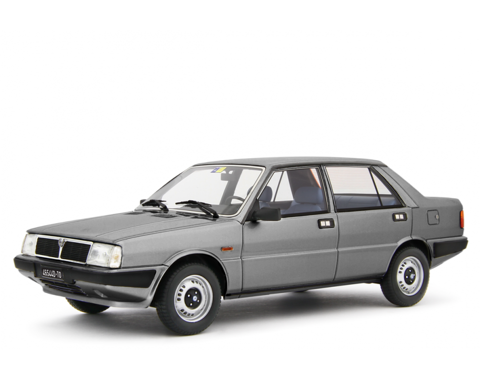 Lancia Prisma 1300 (Intermedia) 1985 Grigio Metallizzato 1:18 - 81365