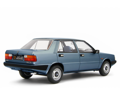 Lancia Prisma 1300 (Intermedia) 1985 Blu Metallizzato 1:18 - 81378