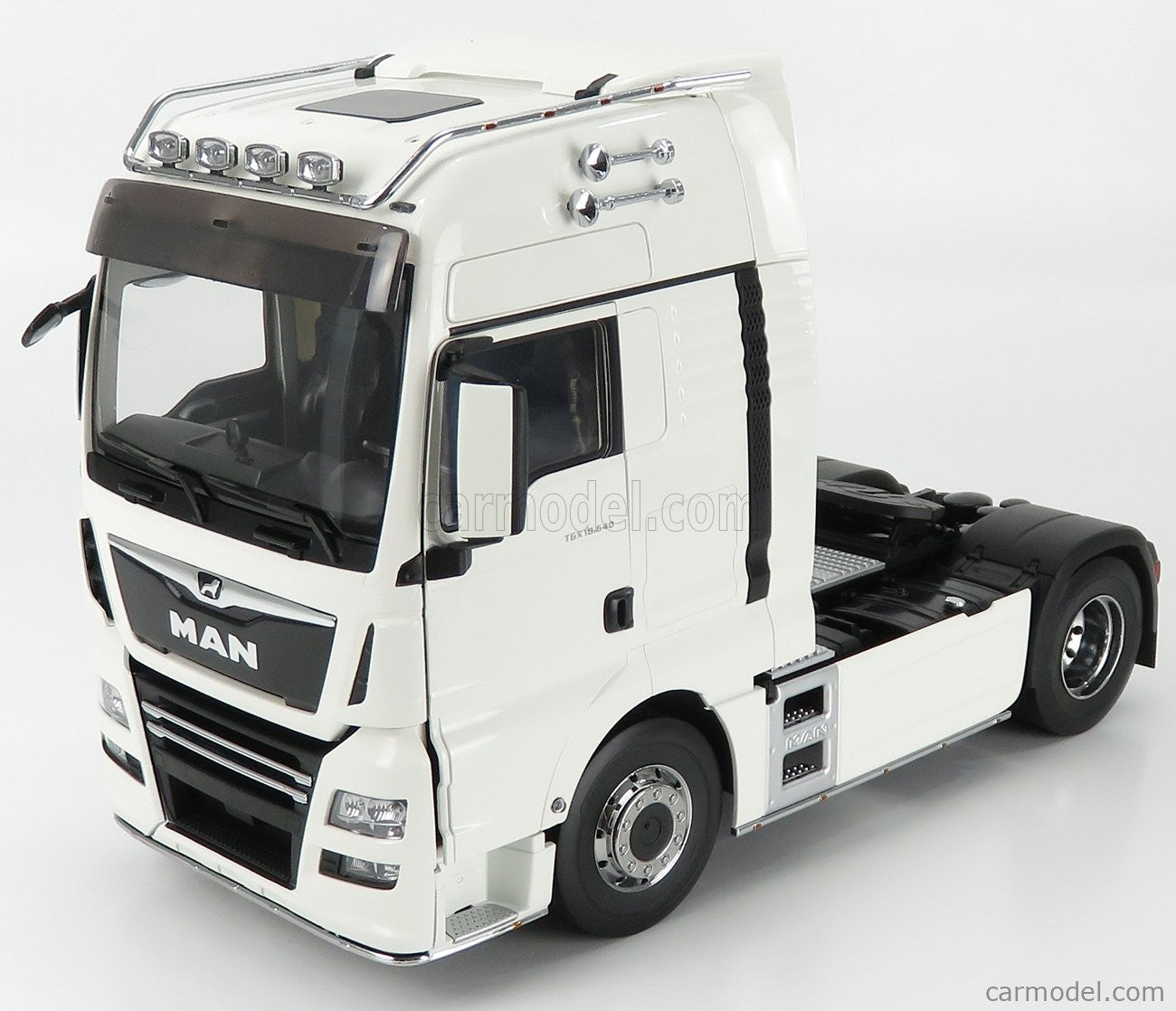 MAN TGX XXL 2018 Trattore Stradale White 1:18 - 81631