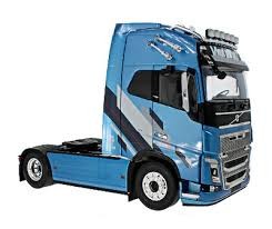 Volvo FH16 XL 540 Euro 6 Cab Tractor Truck 2 assi Blue 1:18 - 81635