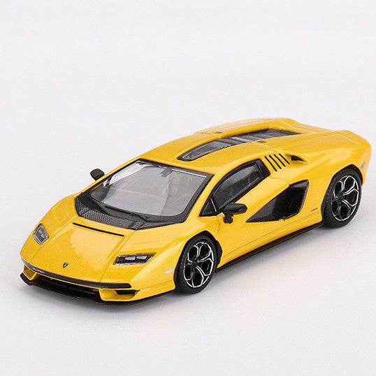 Lamborghini Countach LPI 800-4 New Giallo Orion 1:64 - 81654
