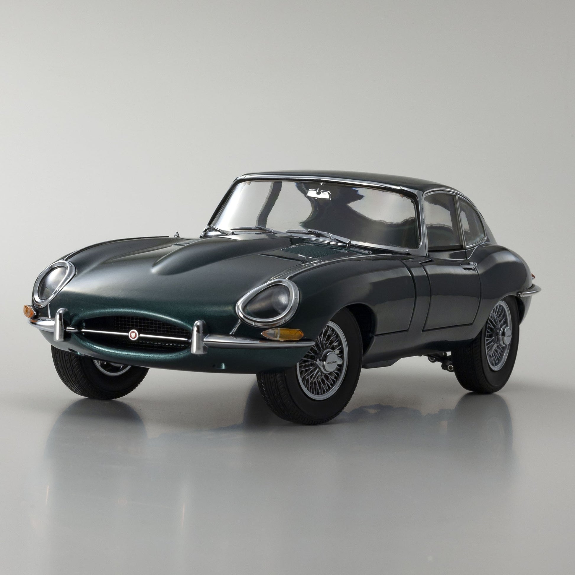 Jaguar E Type RHD 1961 coupe series 3.8 Green 1:18 - 81723