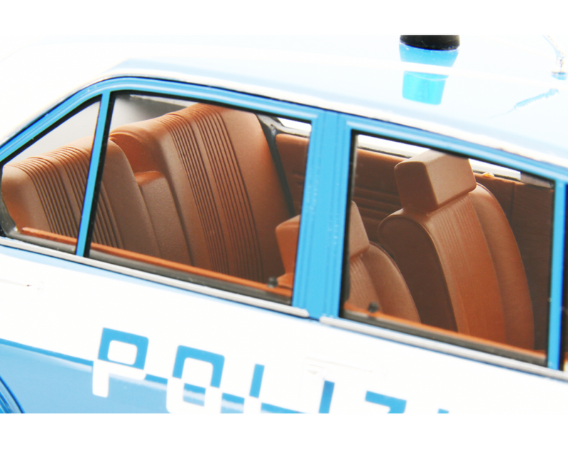 Alfa Romeo Alfetta 1.8 Polizia 1976 "Squadra Volante" Blu Militare 1:18 - 81804