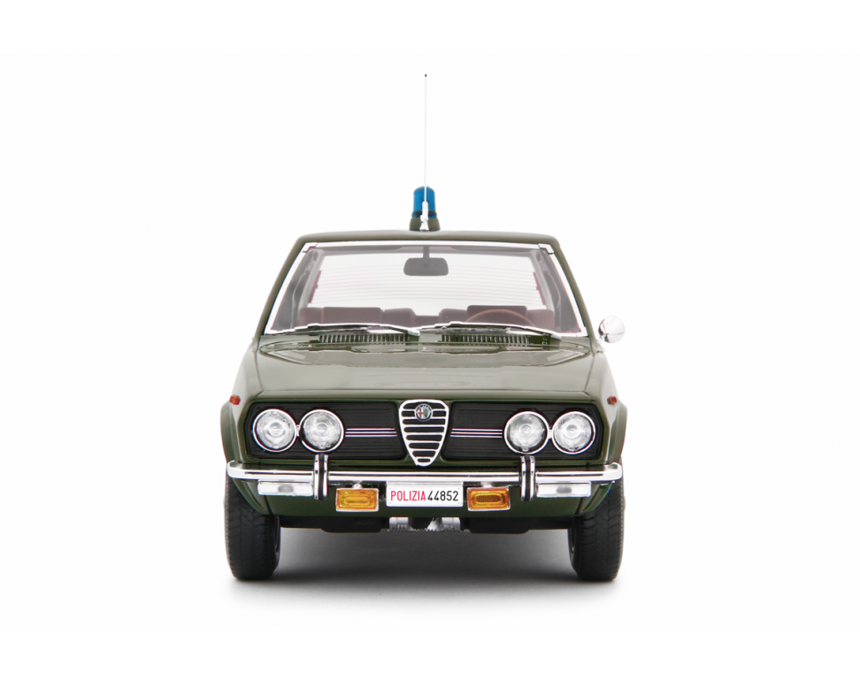Alfa Romeo Alfetta 1.8 Polizia 1973 "Squadra Volante " Verde Militare 1:18 - 81820