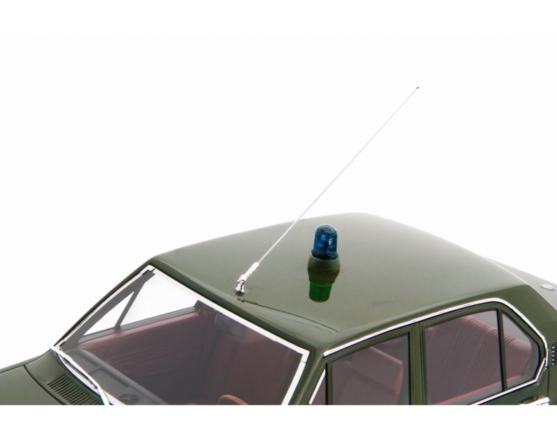 Alfa Romeo Alfetta 1.8 Polizia 1973 "Squadra Volante " Verde Militare 1:18 - 81823
