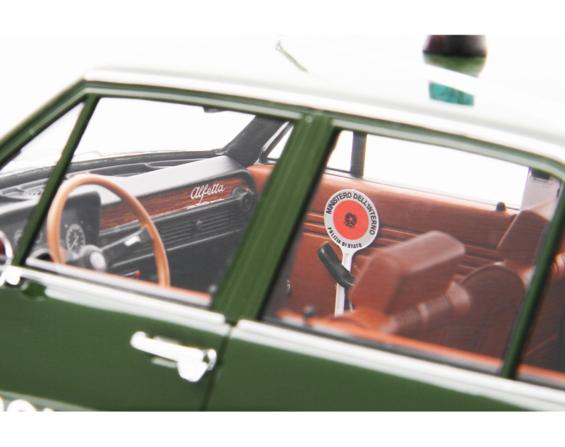 Alfa Romeo Alfetta 1.8 Polizia 1973 "Squadra Volante " Verde Militare 1:18 - 81825
