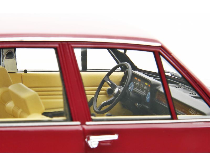 Alfa Romeo Alfetta 1.6 1975 Prugna 1:18 - 81870