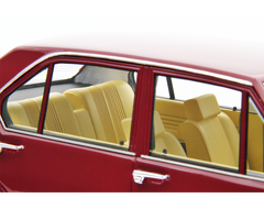 Alfa Romeo Alfetta 1.6 1975 Prugna 1:18 - 81871