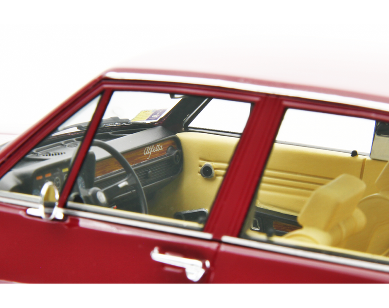 Alfa Romeo Alfetta 1.6 1975 Prugna 1:18 - 81872