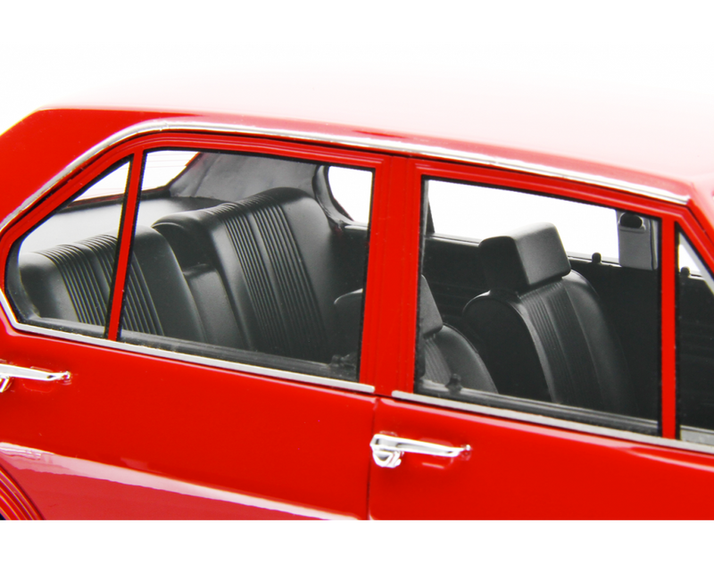 Alfa Romeo Alfetta 1.6 1975 Rosso Alfa 1:18 - 81881