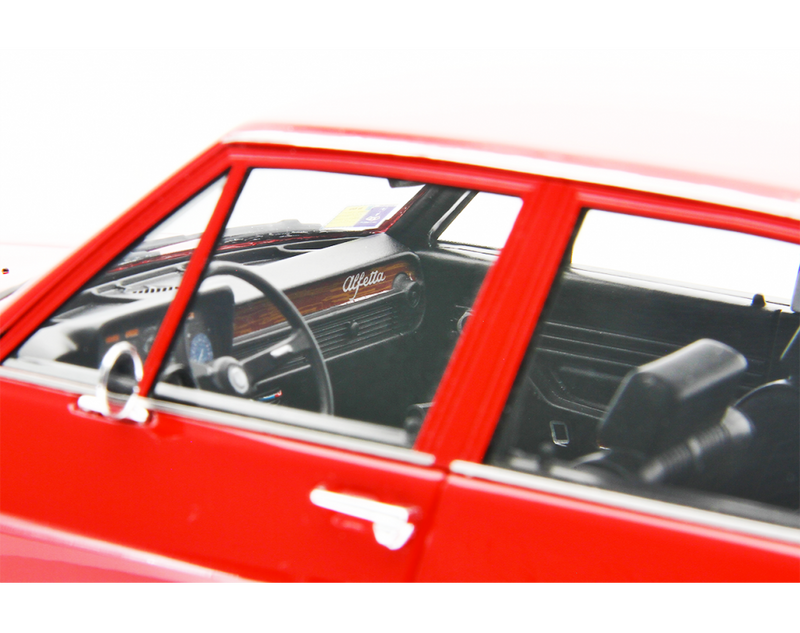 Alfa Romeo Alfetta 1.6 1975 Blu Le Mans 1:18 - 81886