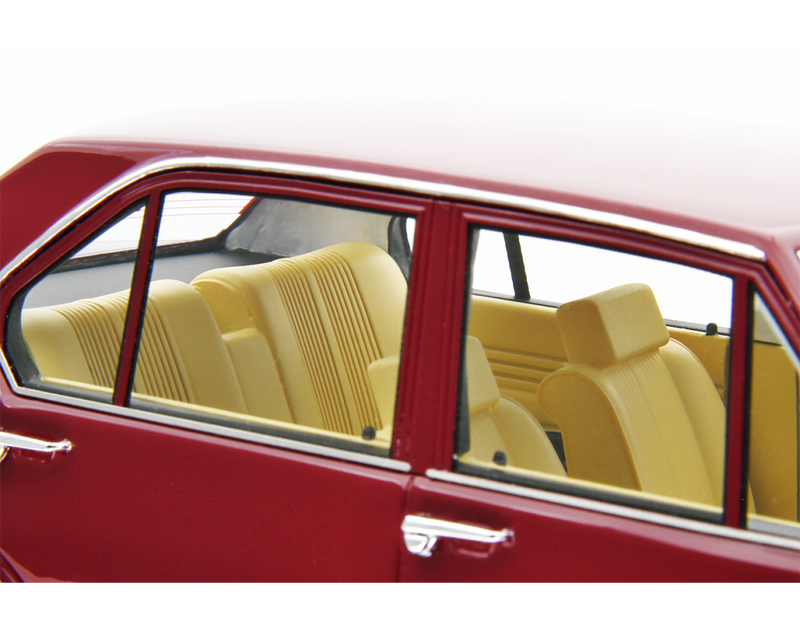 Alfa Romeo Alfetta 1.6 1975 Blu Olandese 1:18 - 81896