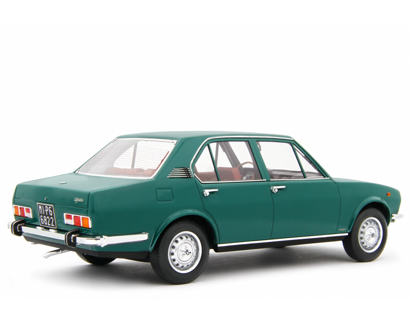 Alfa Romeo Alfetta 1.8 1972 Verde Pino 1:18 - 81900