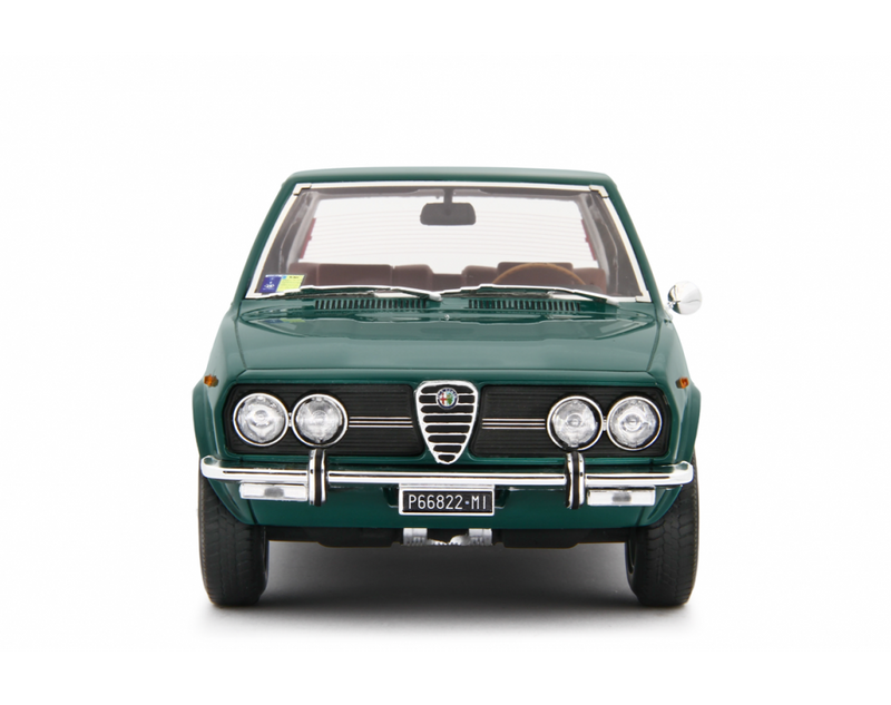 Alfa Romeo Alfetta 1.8 1972 Verde Pino 1:18 - 81905