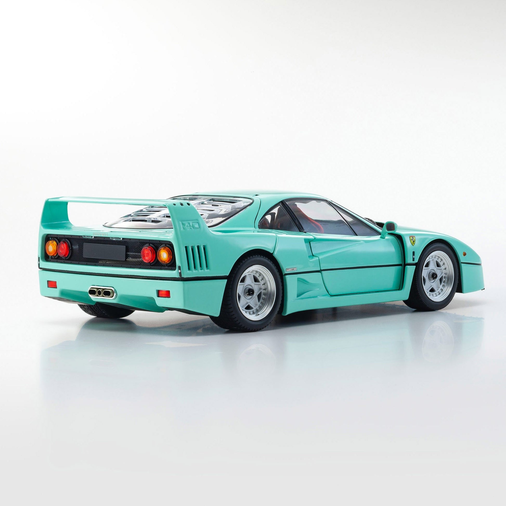 Ferrari F40 1987 Verde Menta 1:18 - 82096