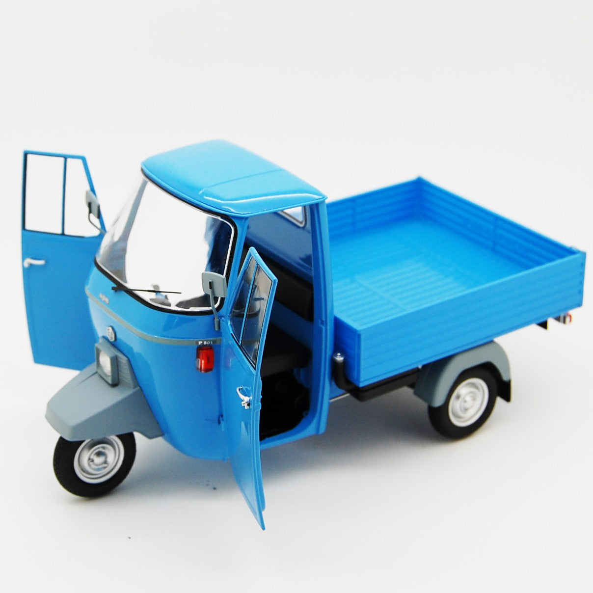 Ape Piaggio P501 Open 1979 Blu 7210 con vetrina 1:18 - 82287