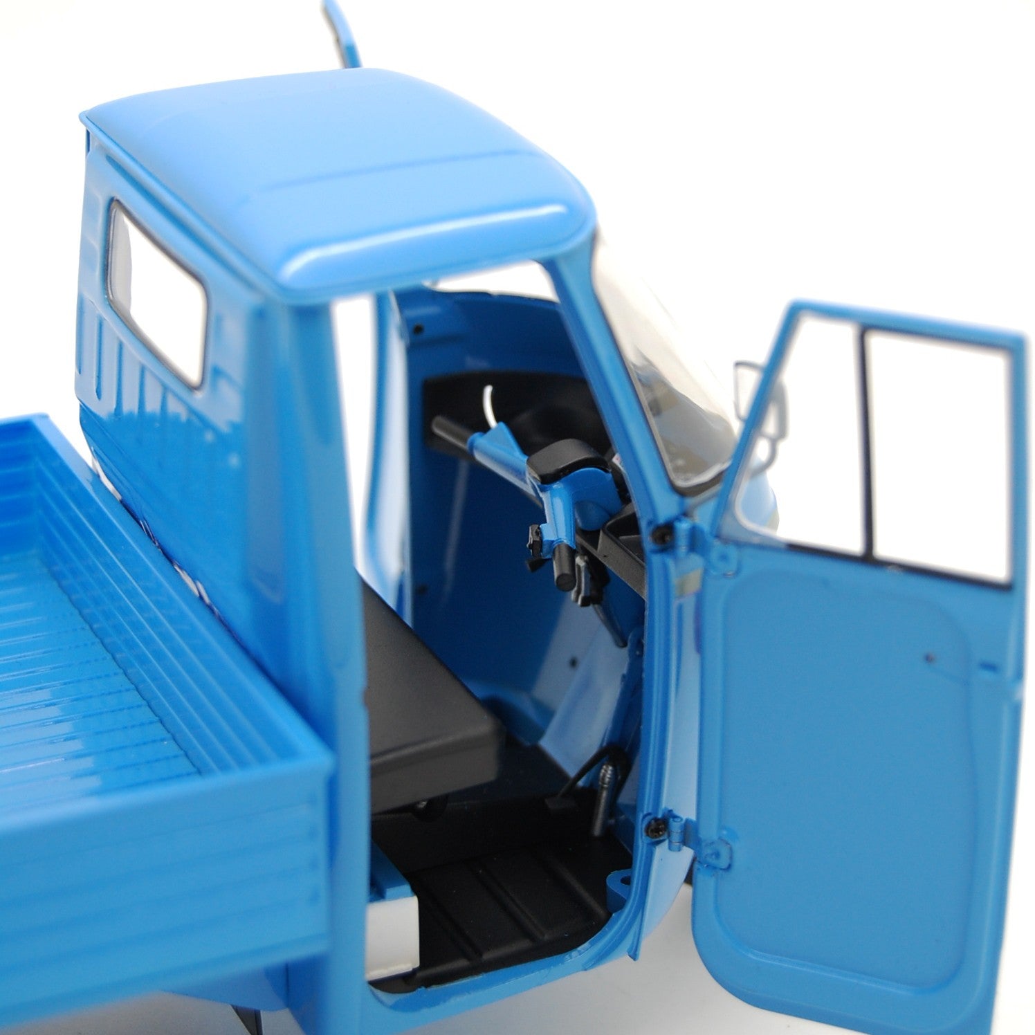 Ape Piaggio P501 Open 1979 Blu 7210 con vetrina 1:18 - 82290