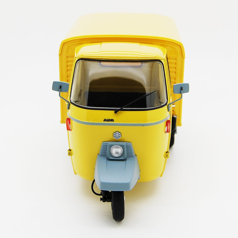 Ape Piaggio P501 Van Closed 1979 Giallo Texas con vetrina 1:18 - 82313