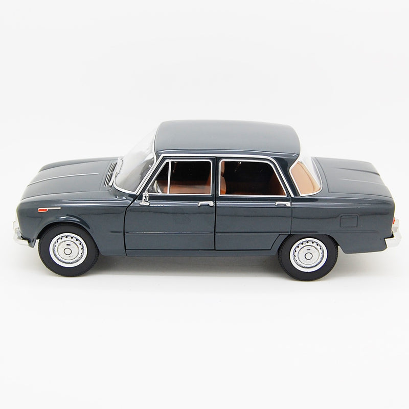Alfa Romeo Giulia 1.6 Ti 1962 Grigio Grafite 1:18 - 82336