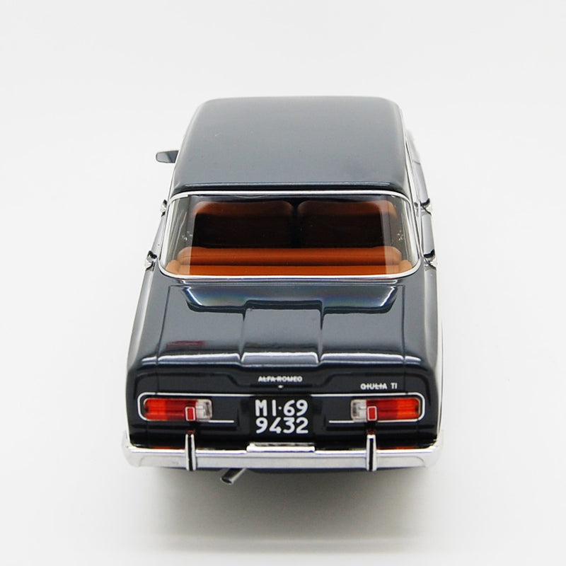 Alfa Romeo Giulia 1.6 Ti 1962 Grigio Grafite 1:18 - 82338
