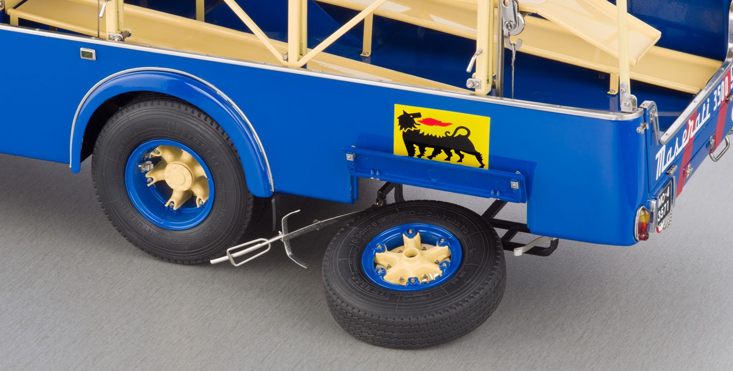 Fiat 642 RN2 Bartoletti Maserati 1957 Transporter 1:18 - 82503