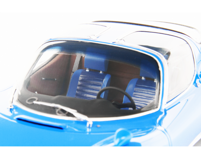 Alfa Romeo 33 Coupè Stradale 1967 D Version Telaio 111 Blu Reale 1:18 - 82641