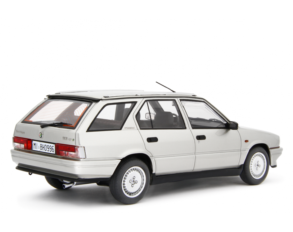Alfa Romeo Alfa 33 1.7 Sport Wagon Q.V. 1988 Argento 1:18 - 83182