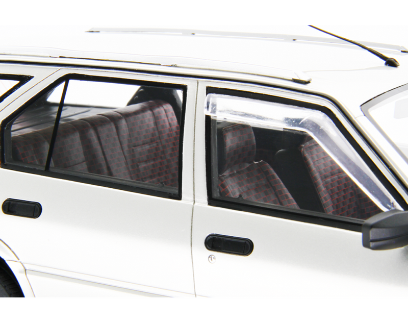 Alfa Romeo Alfa 33 1.7 Sport Wagon Q.V. 1988 Argento 1:18 - 83184