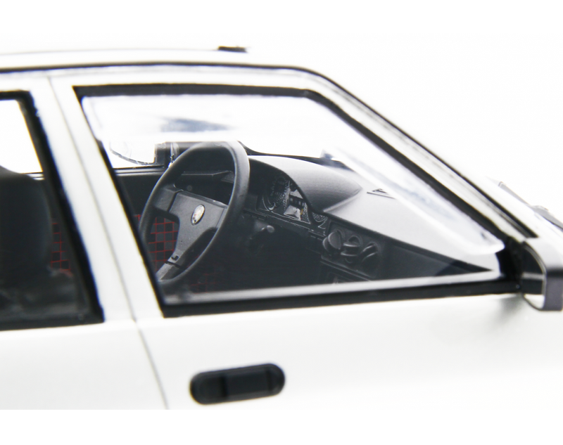 Alfa Romeo Alfa 33 1.7 Sport Wagon Q.V. 1988 Bianco 1:18 - 83201