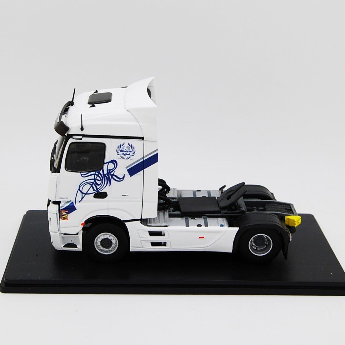 Mercedes-Benz Actros 5 1845 "Raffaelli Transport" 1:43 - 83592