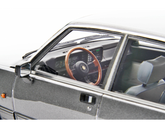 Alfa Romeo Alfetta 2.0i Quadrifoglio Oro E.E. 1983-84 Rosso Alfa 1:18 - 83898