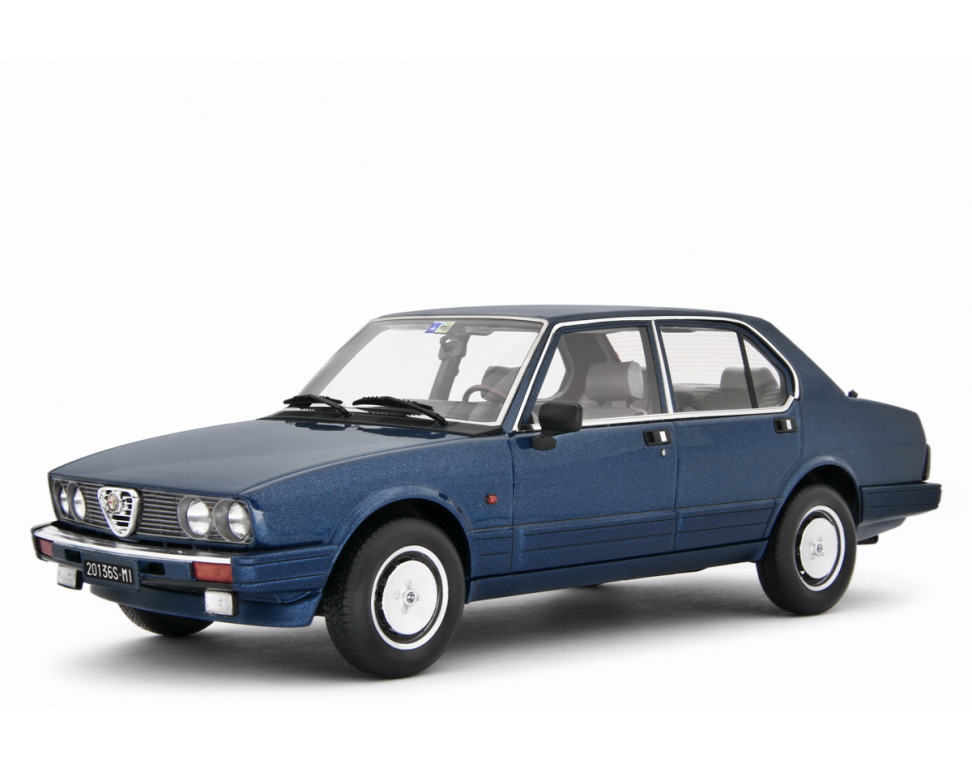 Alfa Romeo Alfetta 2.0i Quadrifoglio Oro 1983-84 Blu metallizzato 1:18 - 84007