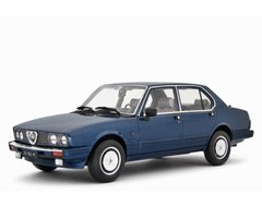 Alfa Romeo Alfetta 2.0i Quadrifoglio Oro 1983-84 Blu metallizzato 1:18 - 84007