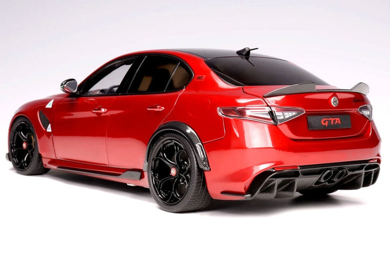 Alfa Romeo Giulia GTA 2021 Rosso Metallizzato 1:18 - 84317