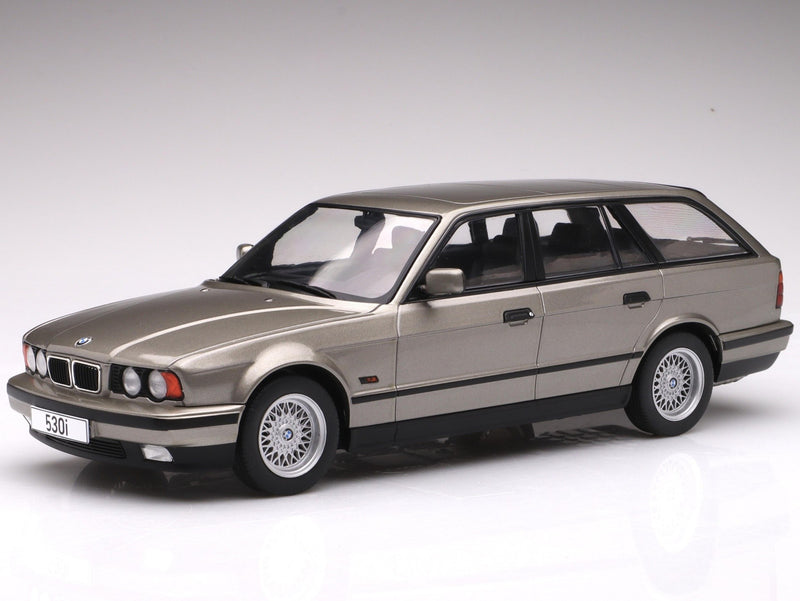 BMW 530i (E34) Touring 1991 Grigio Metallizzato 1:18 - 84516
