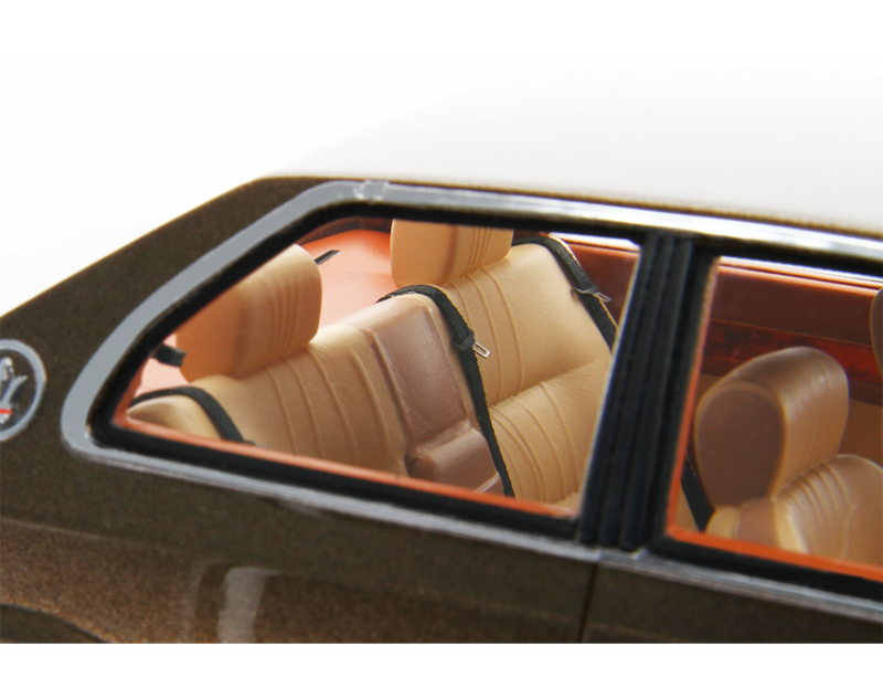 Maserati 2.0 Biturbo 1982-83 Smoky Quartz Metallizzato Argento Medio 1:18 - 84584