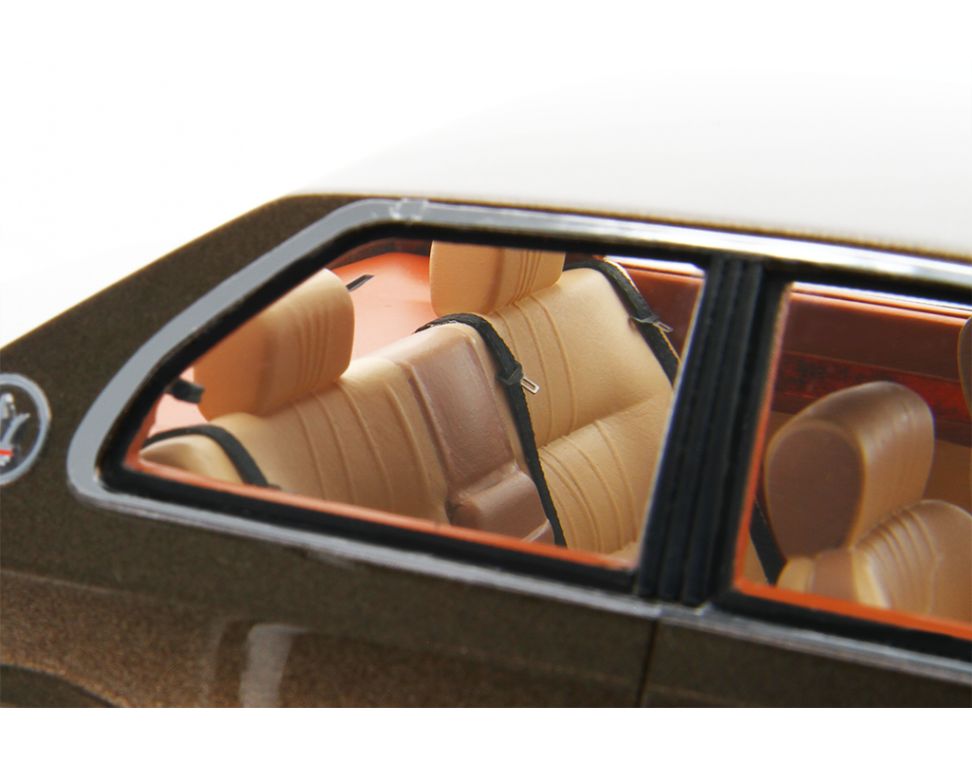 Maserati 2.0 Biturbo 1982-83 Dark Aquamarine Metallizzato Blue scuro 1:18 - 84657