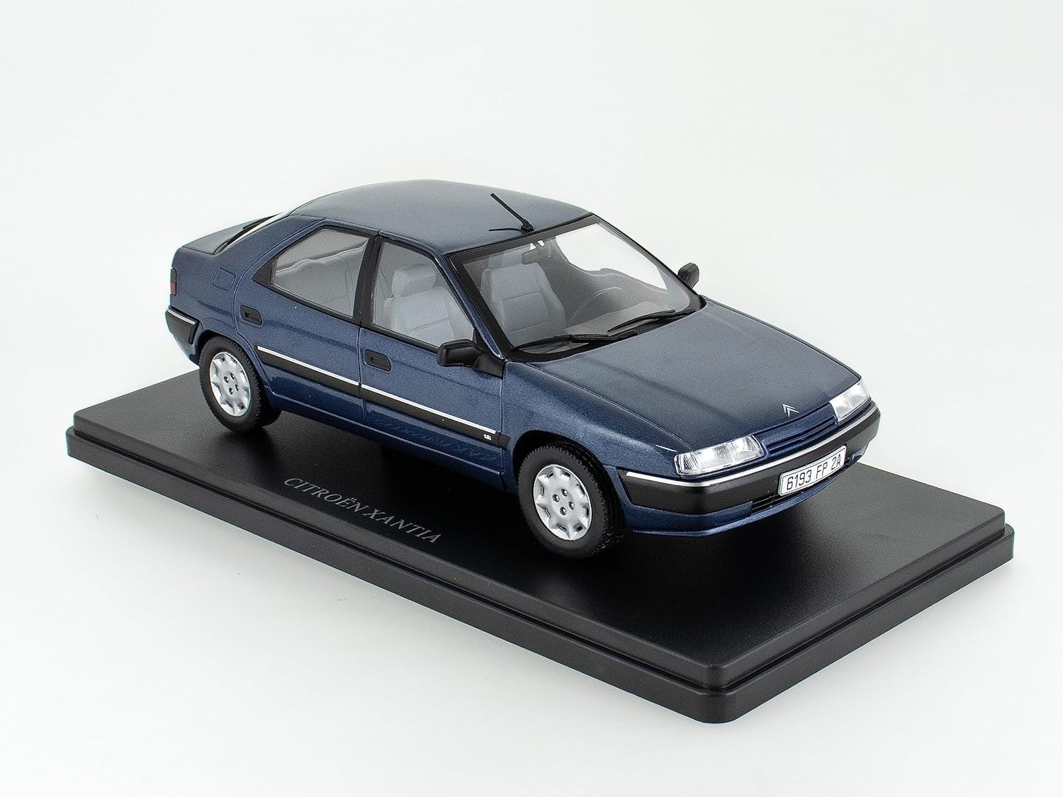 Citroën Xantia 1993 Blue 1:24 - 84729