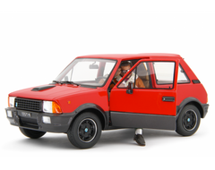 Innocenti De Tomaso Turbo 1983 Red Vacanze di Natale con Billo 1:18 - 84788