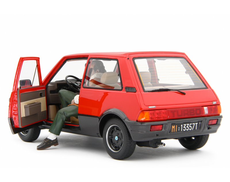 Innocenti De Tomaso Turbo 1983 Red Vacanze di Natale con Billo 1:18 - 84789